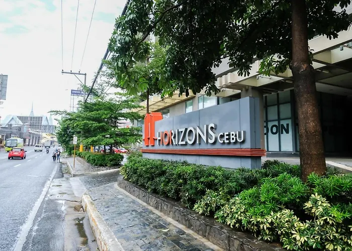 Ezeniel's Place At Horizons 101 Apartment